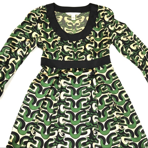 Diane Von Furstenberg Silk Steffi Dress Size 2  100% Silk - Picture 3 of 5